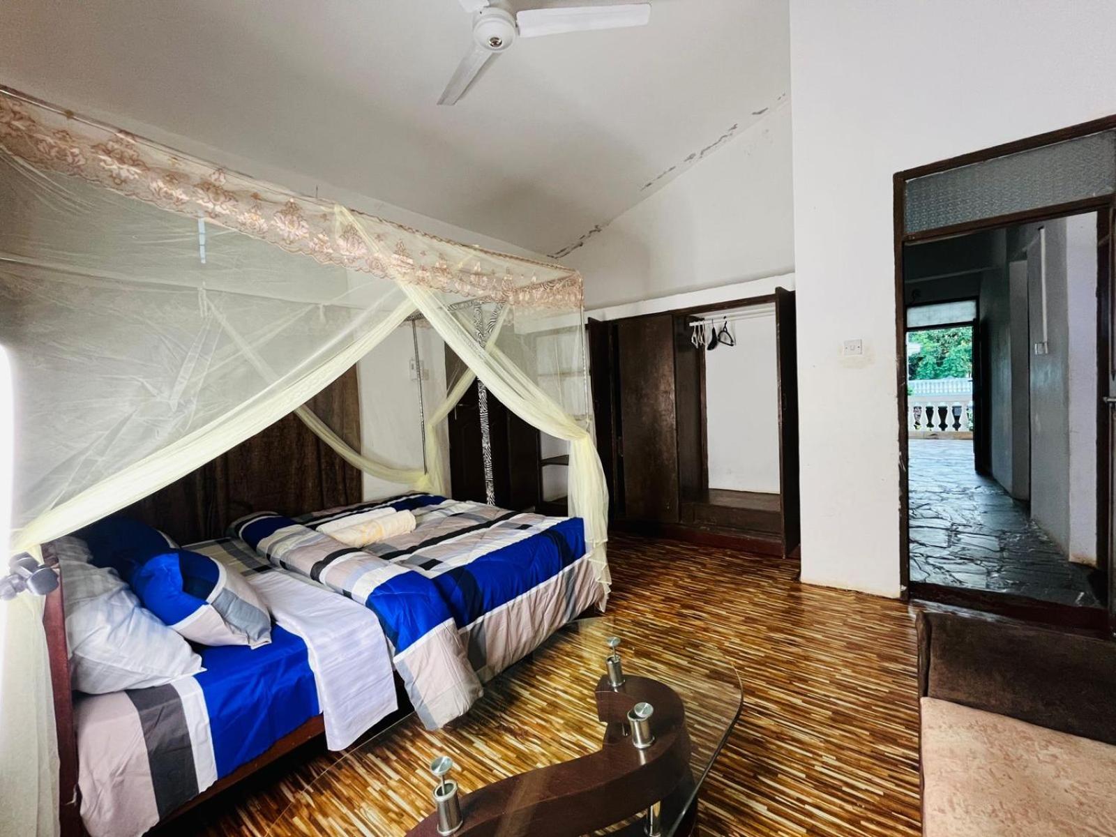 Akogo House - Bnb , Hostel, Backpackers & Volunteer Center Момбаса Екстериор снимка