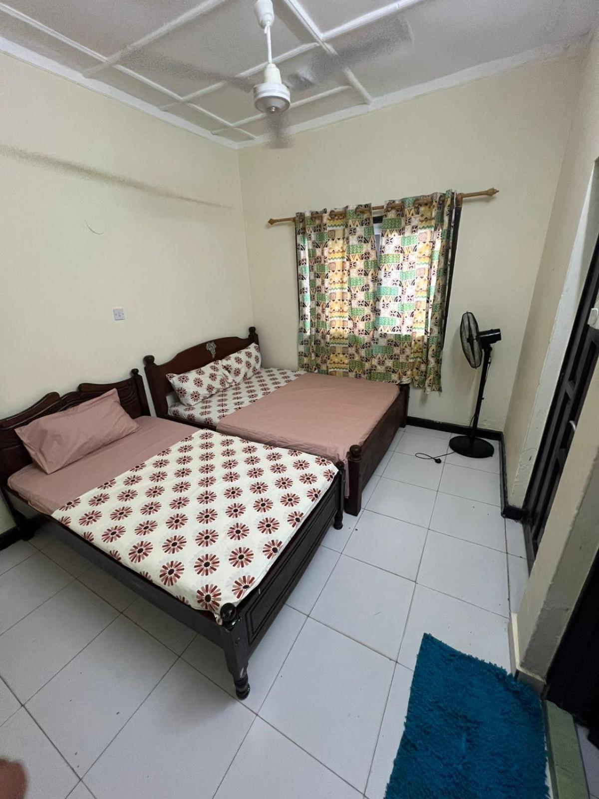Akogo House - Bnb , Hostel, Backpackers & Volunteer Center Момбаса Екстериор снимка
