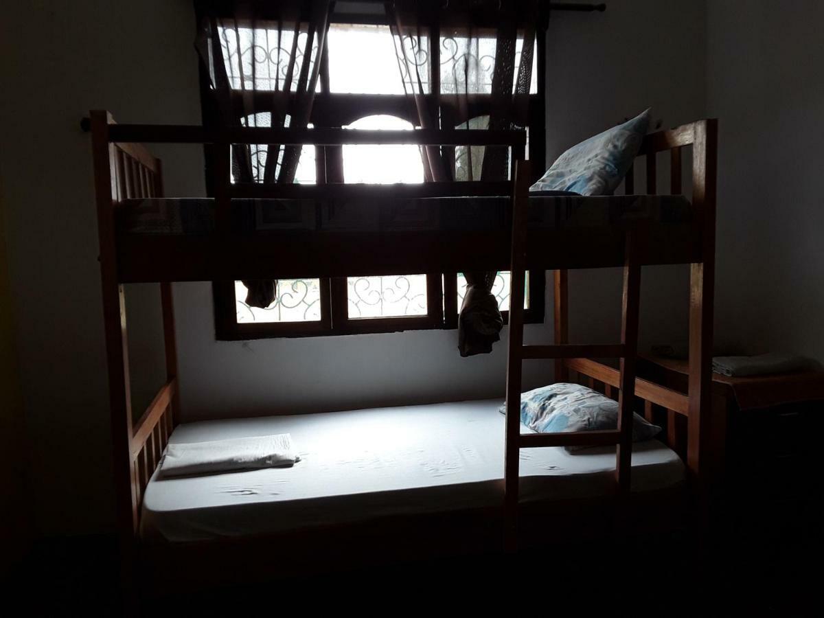 Akogo House - Bnb , Hostel, Backpackers & Volunteer Center Момбаса Екстериор снимка
