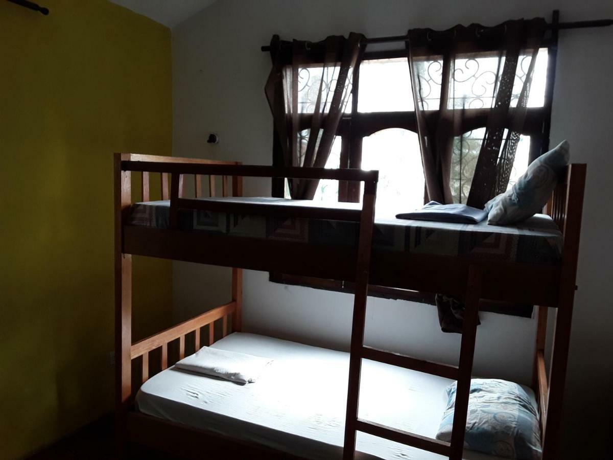 Akogo House - Bnb , Hostel, Backpackers & Volunteer Center Момбаса Екстериор снимка