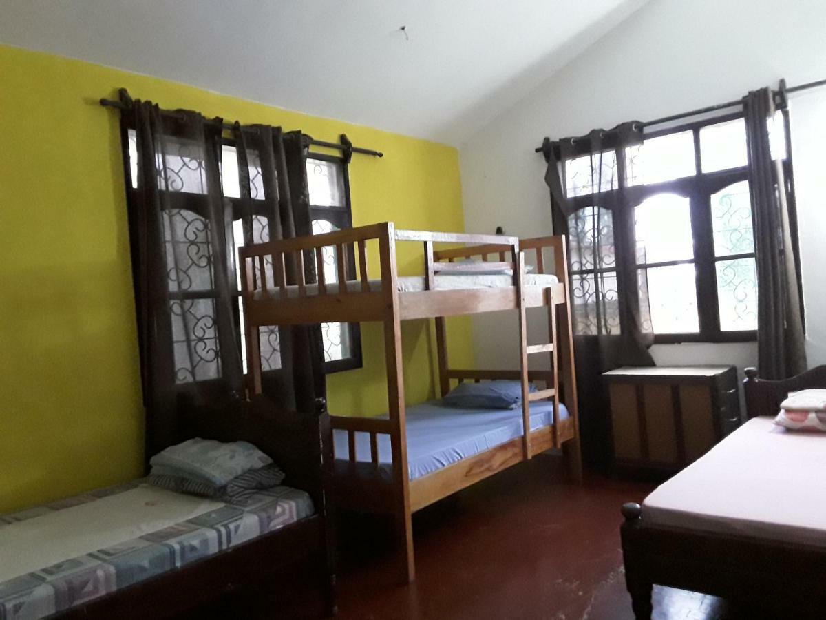 Akogo House - Bnb , Hostel, Backpackers & Volunteer Center Момбаса Екстериор снимка